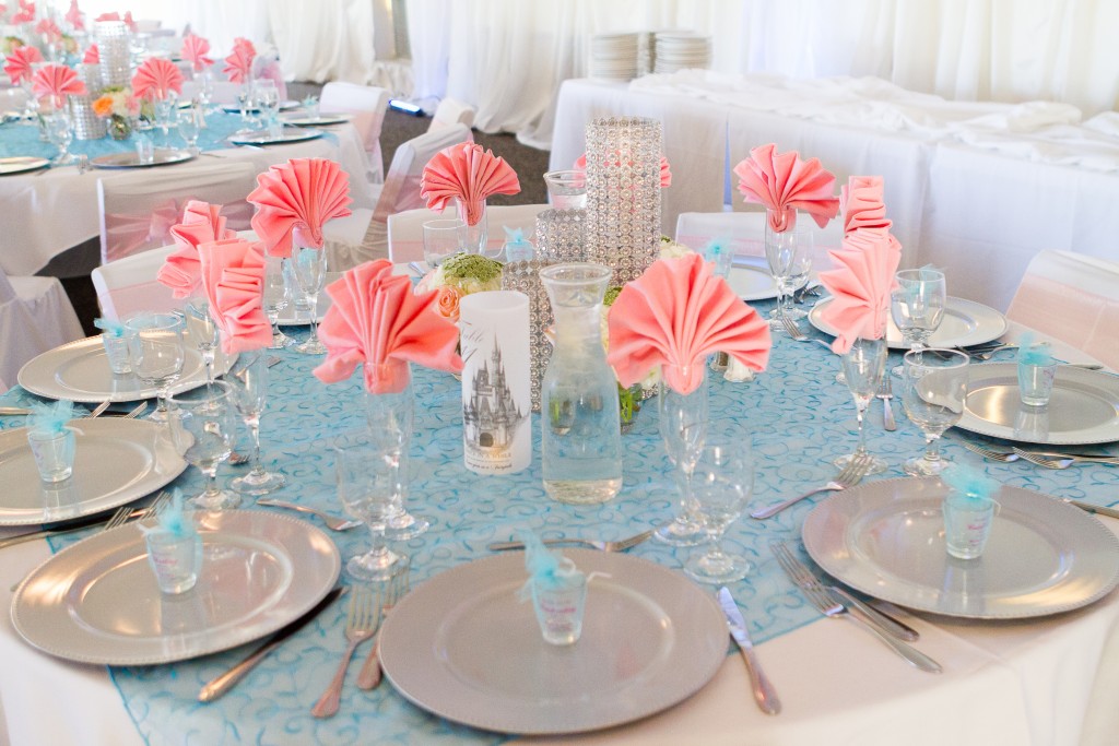 beautiful blue and pink wedding table linens